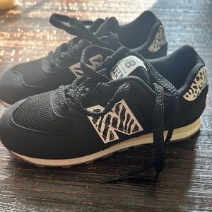 Kids new balance zebra- never used